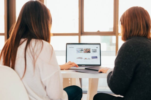 women at computer
